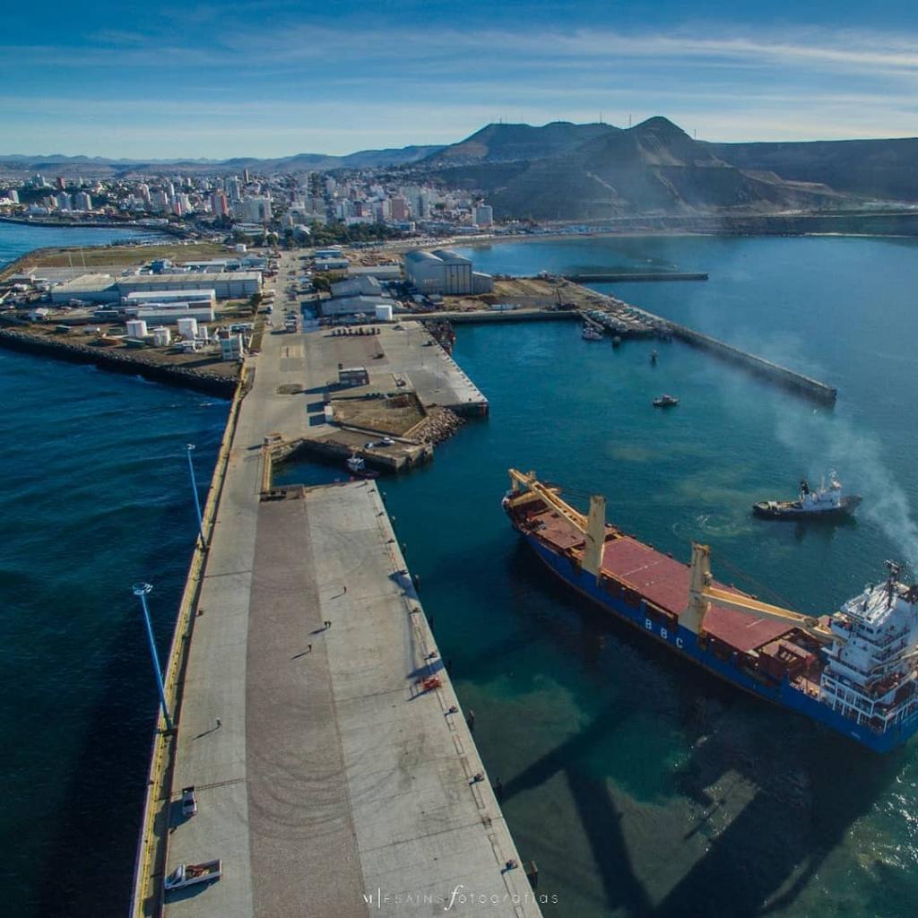 Supervisan los trabajos de dragado en el puerto de Comodoro: los detalles